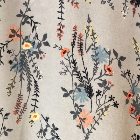 DR2 Mixed Pattern Blouse - Picture 6 of 6